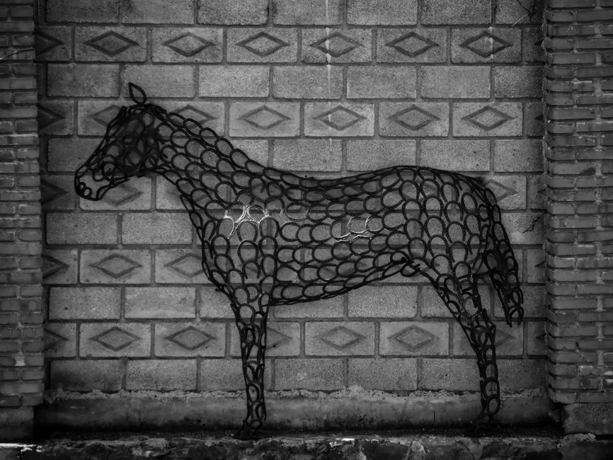Gedetailleerde paardenschildering in traditionele stijl.